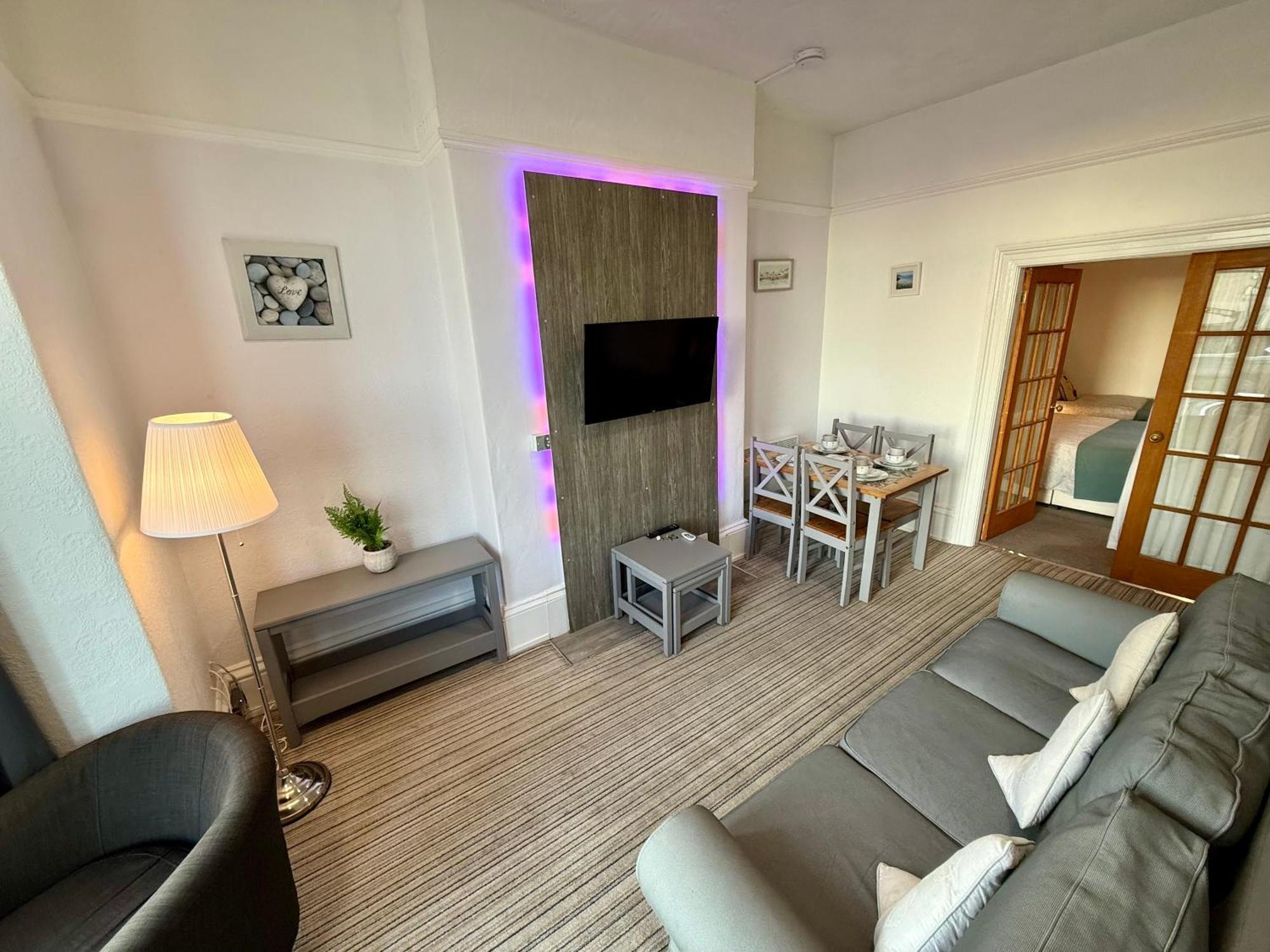 ברידלינגטון Oceana Holiday Apartments מראה חיצוני תמונה